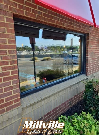 Commercial glass replaced and installed